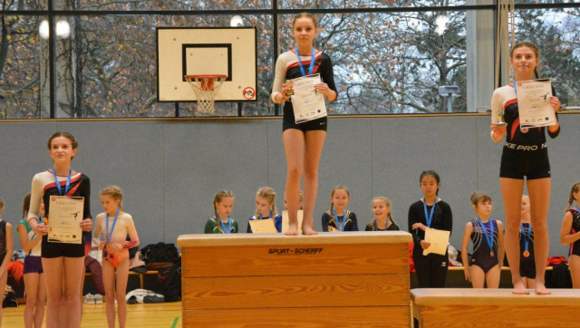 Philippa, Leonie und Emma auf dem Treppchen