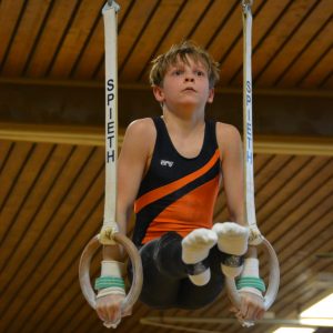 Oskar im Winkelstütz auf den Ringen